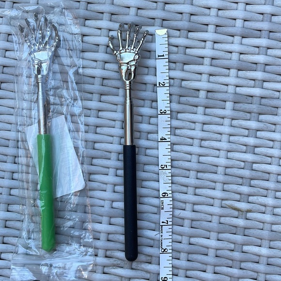 NEW- Skeleton /Ghost Hand Back Scratcher - Picture 7 of 7